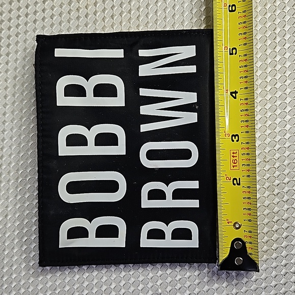 BOBBI BROWN SMALL MAKE-UP CASE IN BLACK - Picture 8 of 8